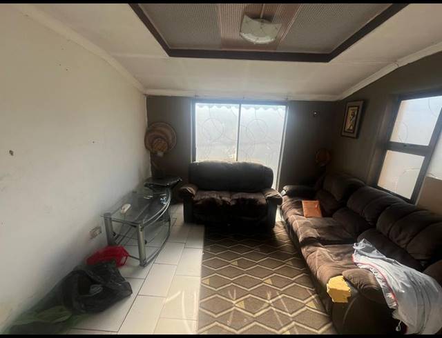 2 BEDROOM HOUSE FOR SALE IN MEADOWLANDS ZONE 3